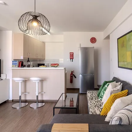 Finikoudes Seaview Vibe 1 Bdr Flat Apartman Lárnaka