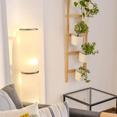 Finikoudes Seaview Vibe 1 Bdr Flat Appartement *