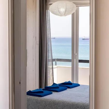 Finikoudes Seaview Vibe 1 Bdr Flat * Larnaca