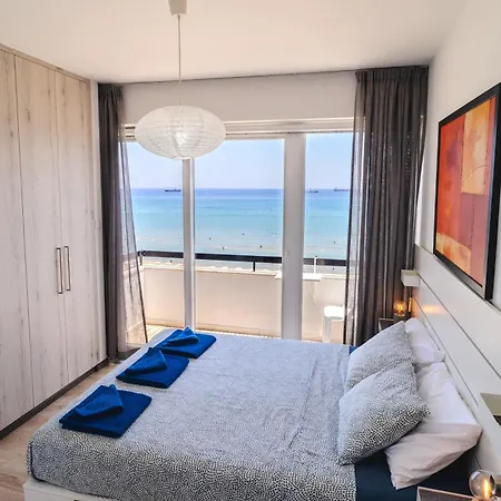 Finikoudes Seaview Vibe 1 Bdr Flat Apartamento Larnaca