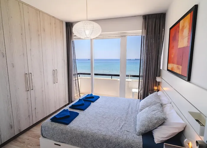 Finikoudes Seaview Vibe 1 Bdr Flat ラルナカ