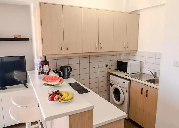 Finikoudes Seaview Vibe 1 Bdr Flat * ラルナカ