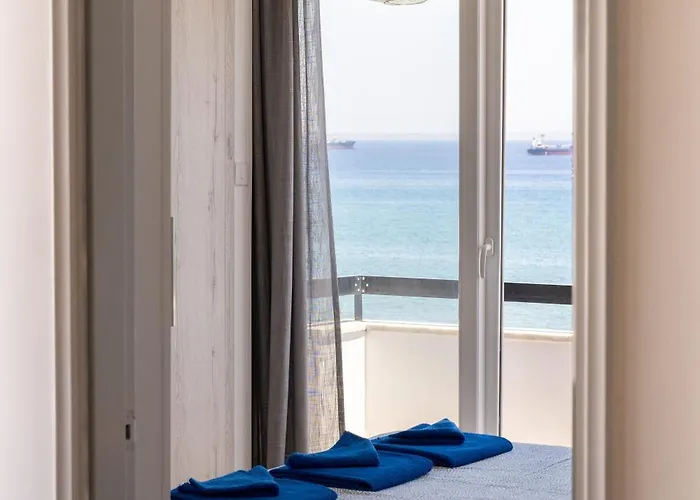 Finikoudes Seaview Vibe 1 Bdr Flat * ラルナカ