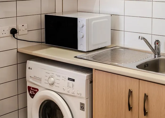 Finikoudes Seaview Vibe 1 Bdr Flat * ラルナカ