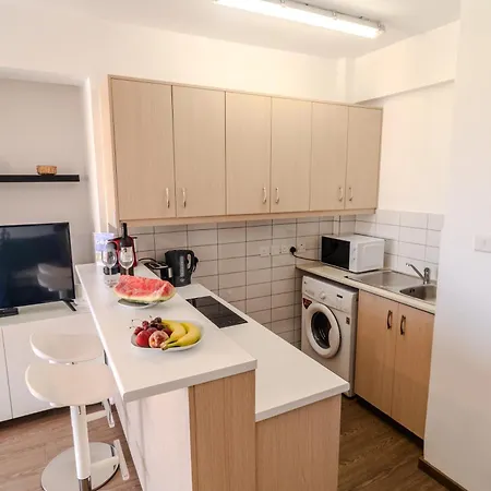 Finikoudes Seaview Vibe 1 Bdr Flat * Lárnaca